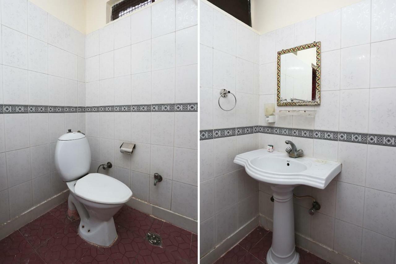 Oyo 39830 Hotel Esquire Meerut Exteriör bild