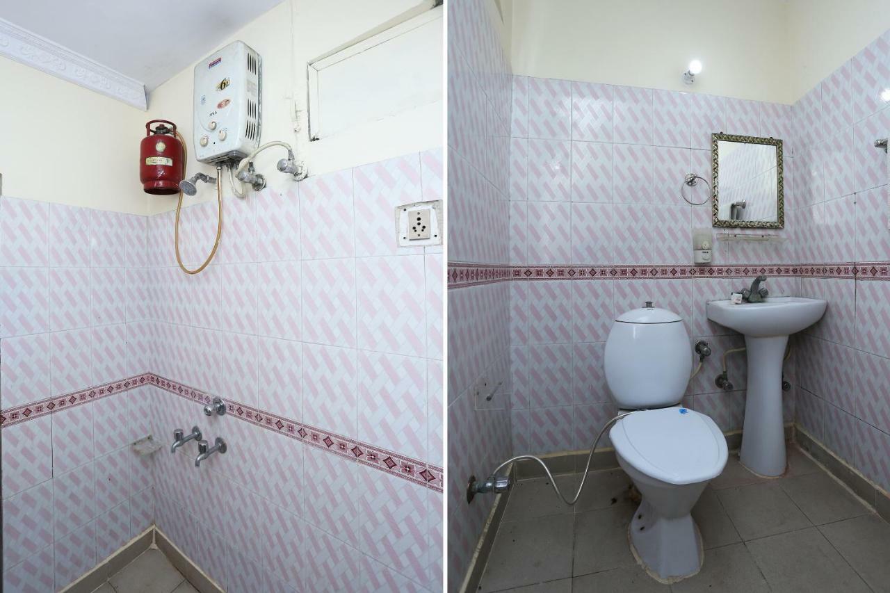 Oyo 39830 Hotel Esquire Meerut Exteriör bild