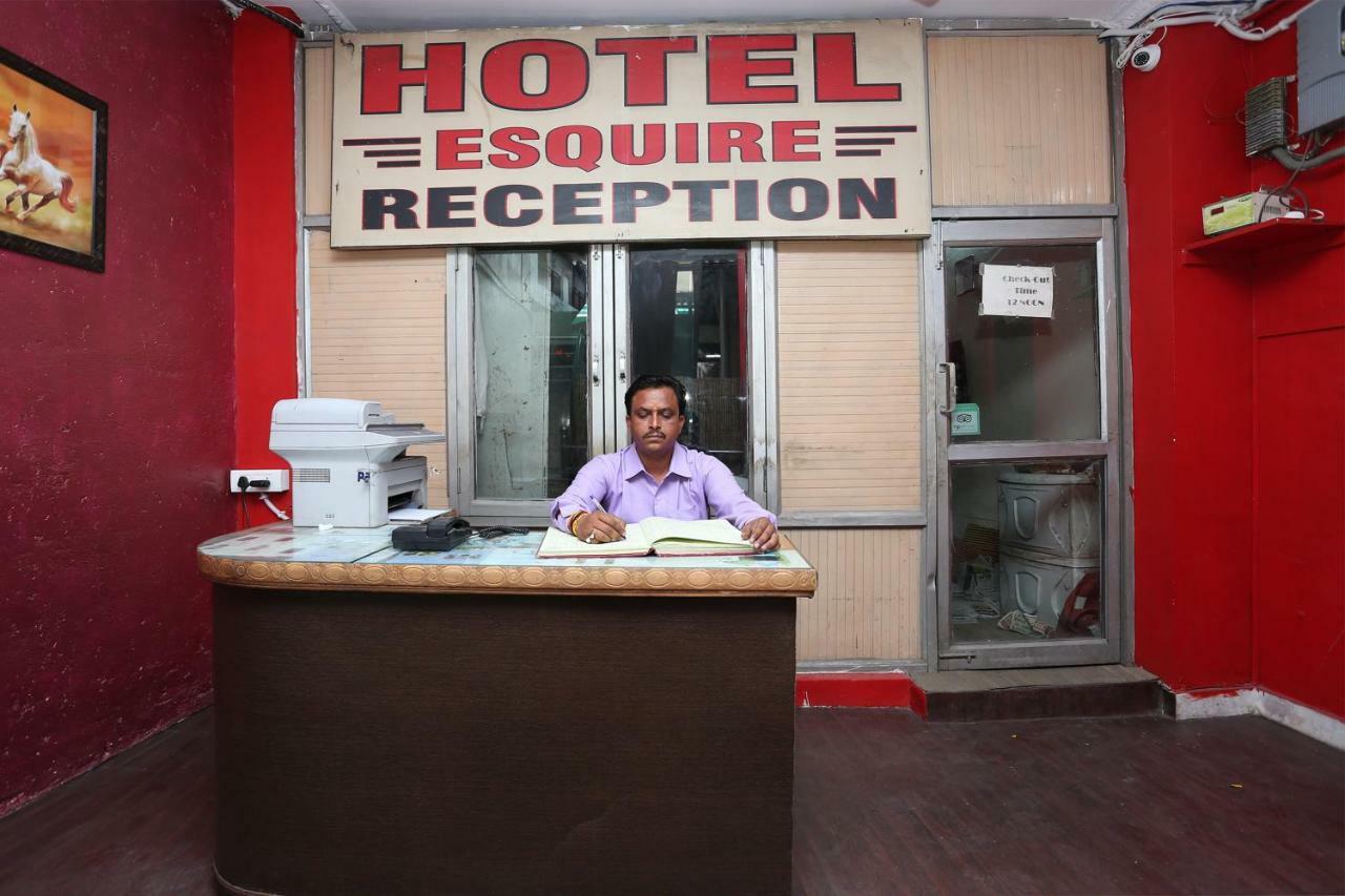 Oyo 39830 Hotel Esquire Meerut Exteriör bild