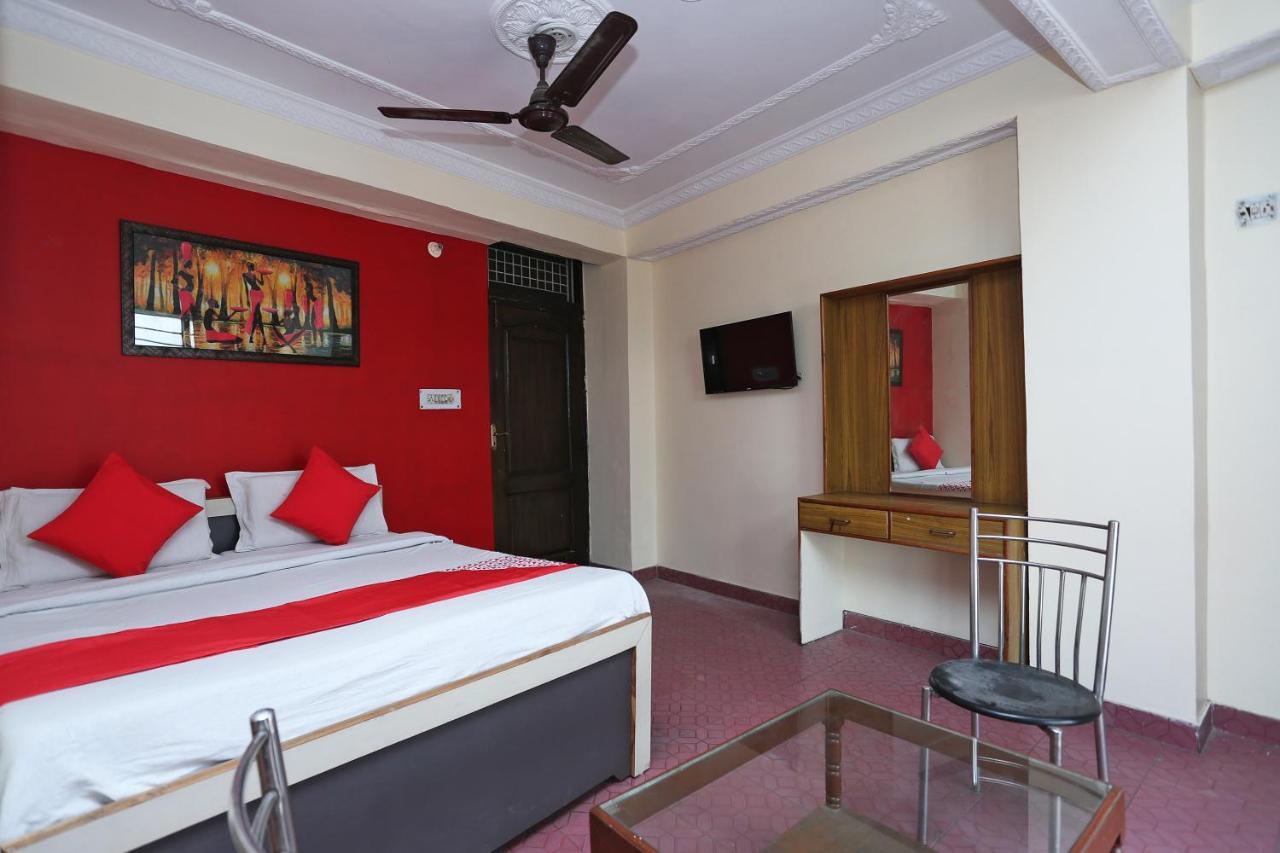 Oyo 39830 Hotel Esquire Meerut Exteriör bild
